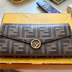 Fendi Wallet on Chain